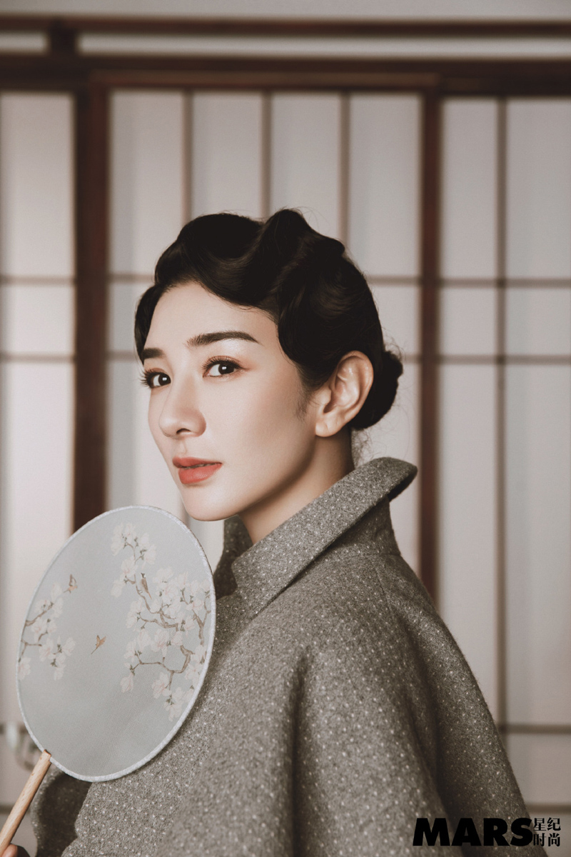 上海美女演员黄奕复古典雅写真图片图片