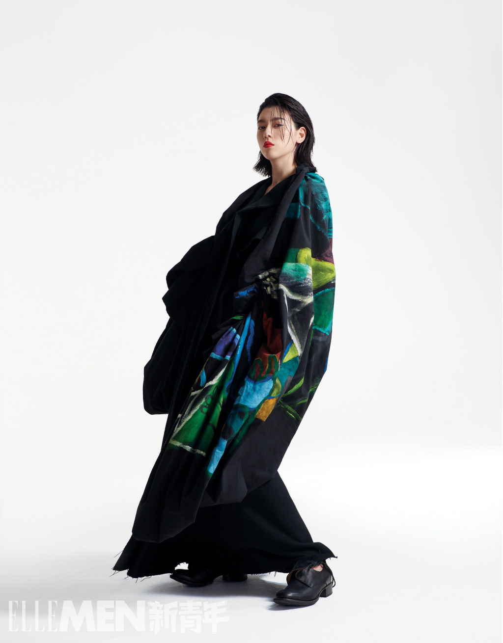 三吉彩花图片