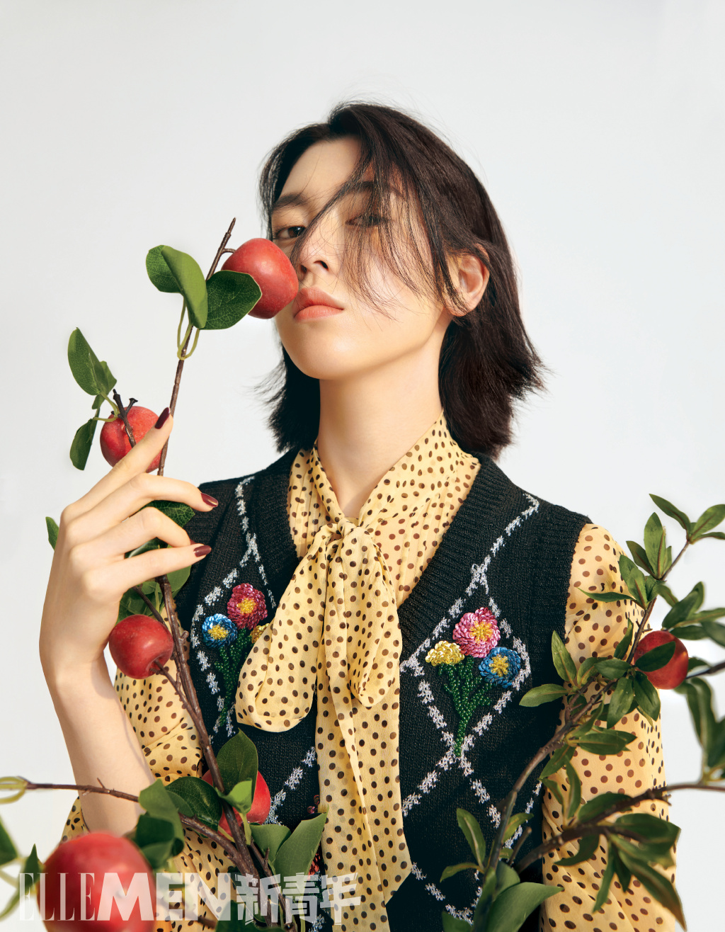 三吉彩花图片