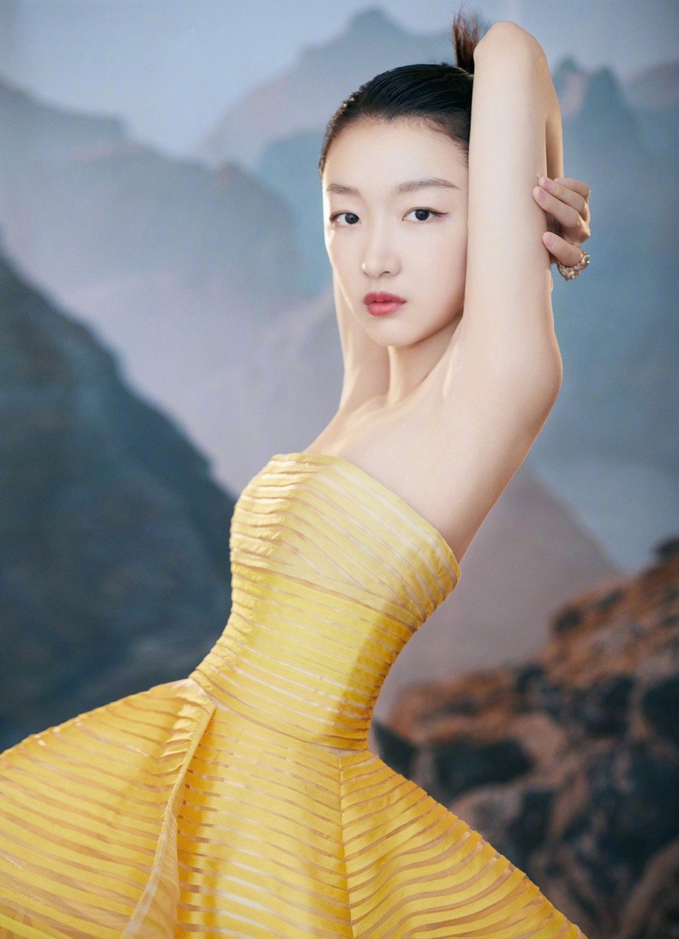 高清中国内地影视河北省石家庄女演员周冬雨清纯靓丽写真天真无邪图片