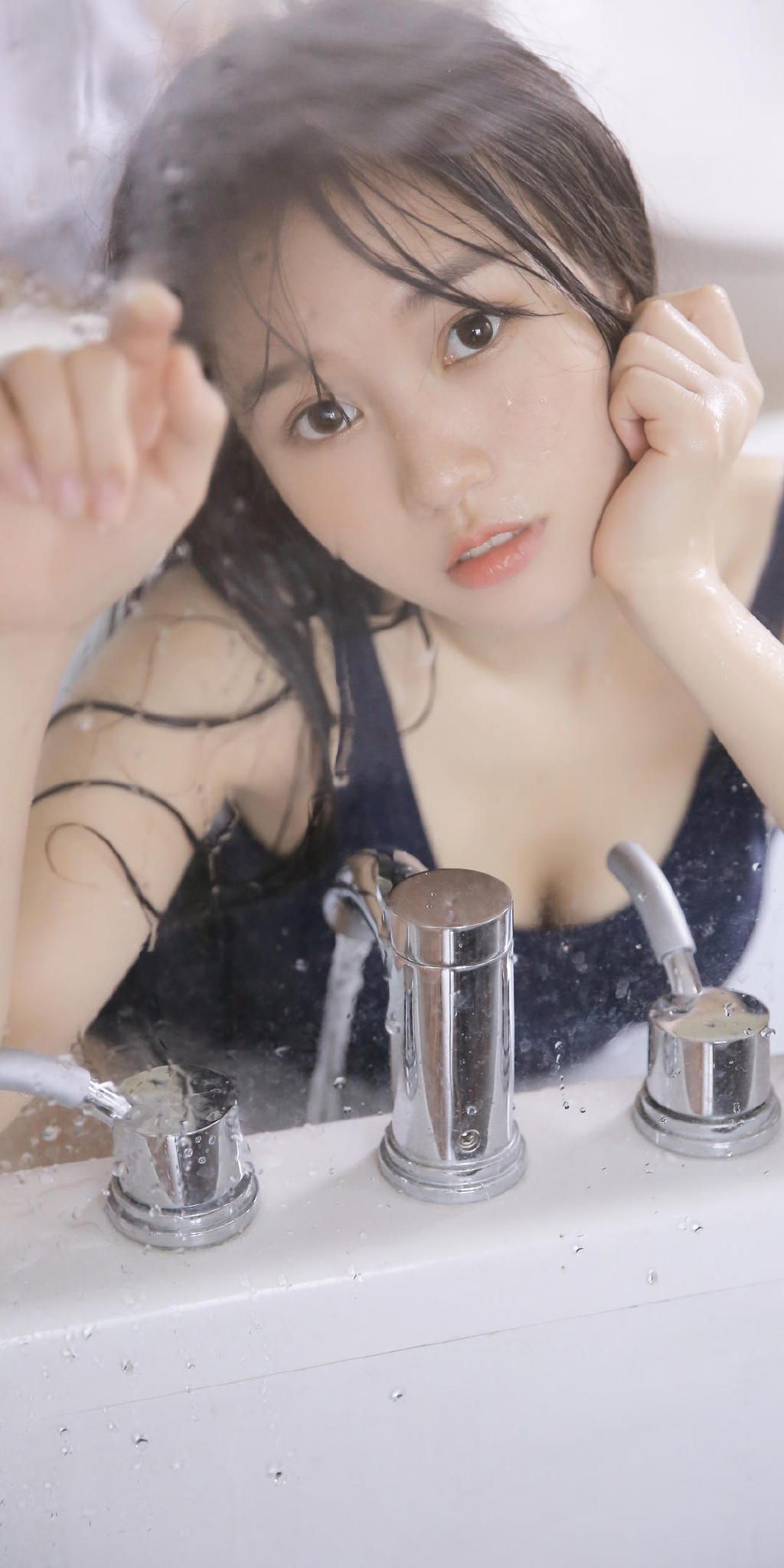 高清山东省青岛男明星帅气男神黄子韬写真手机壁纸下载图片