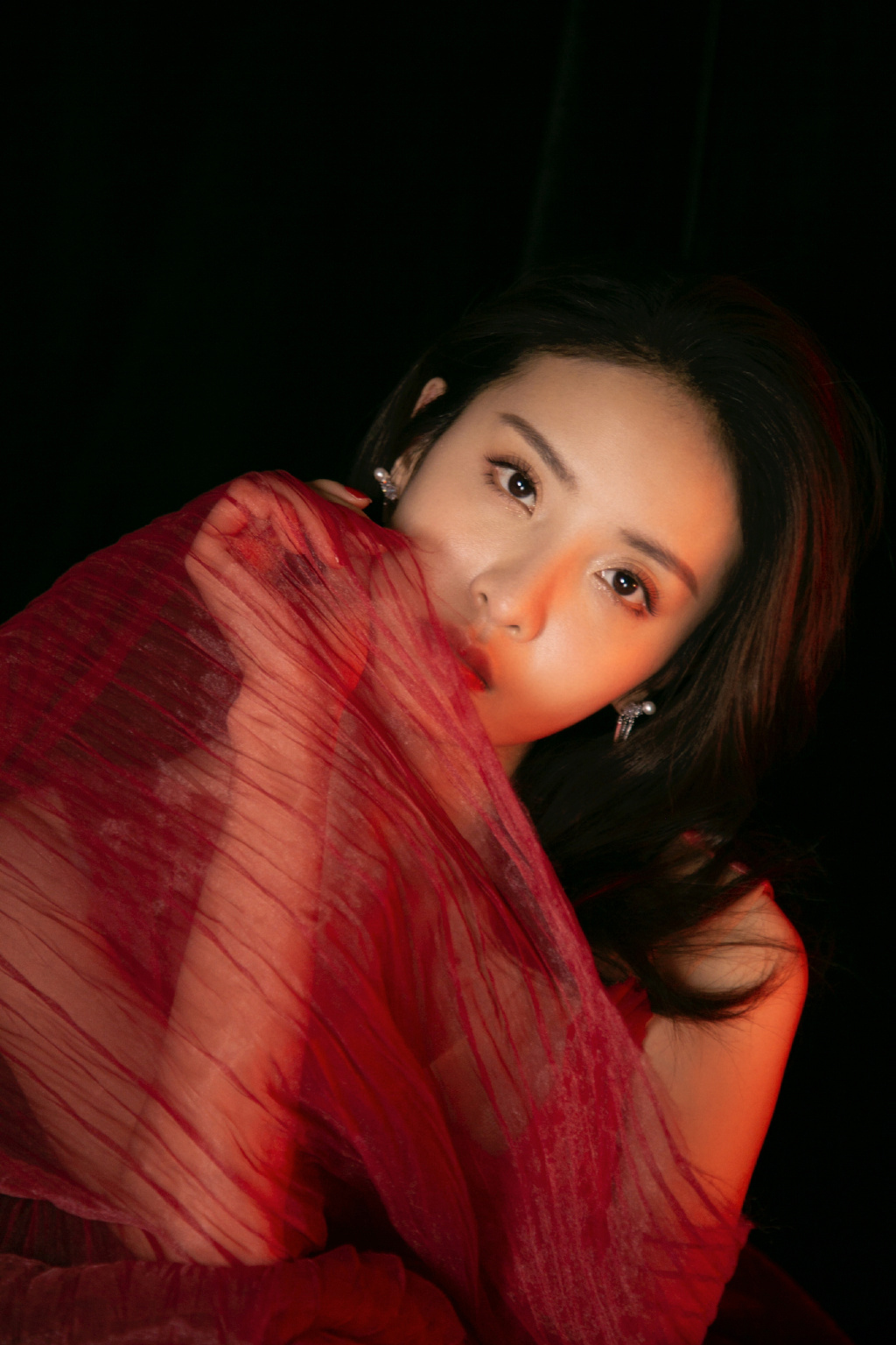 高清中国内地北京女演员赖雨濛性感光影写真图片图片