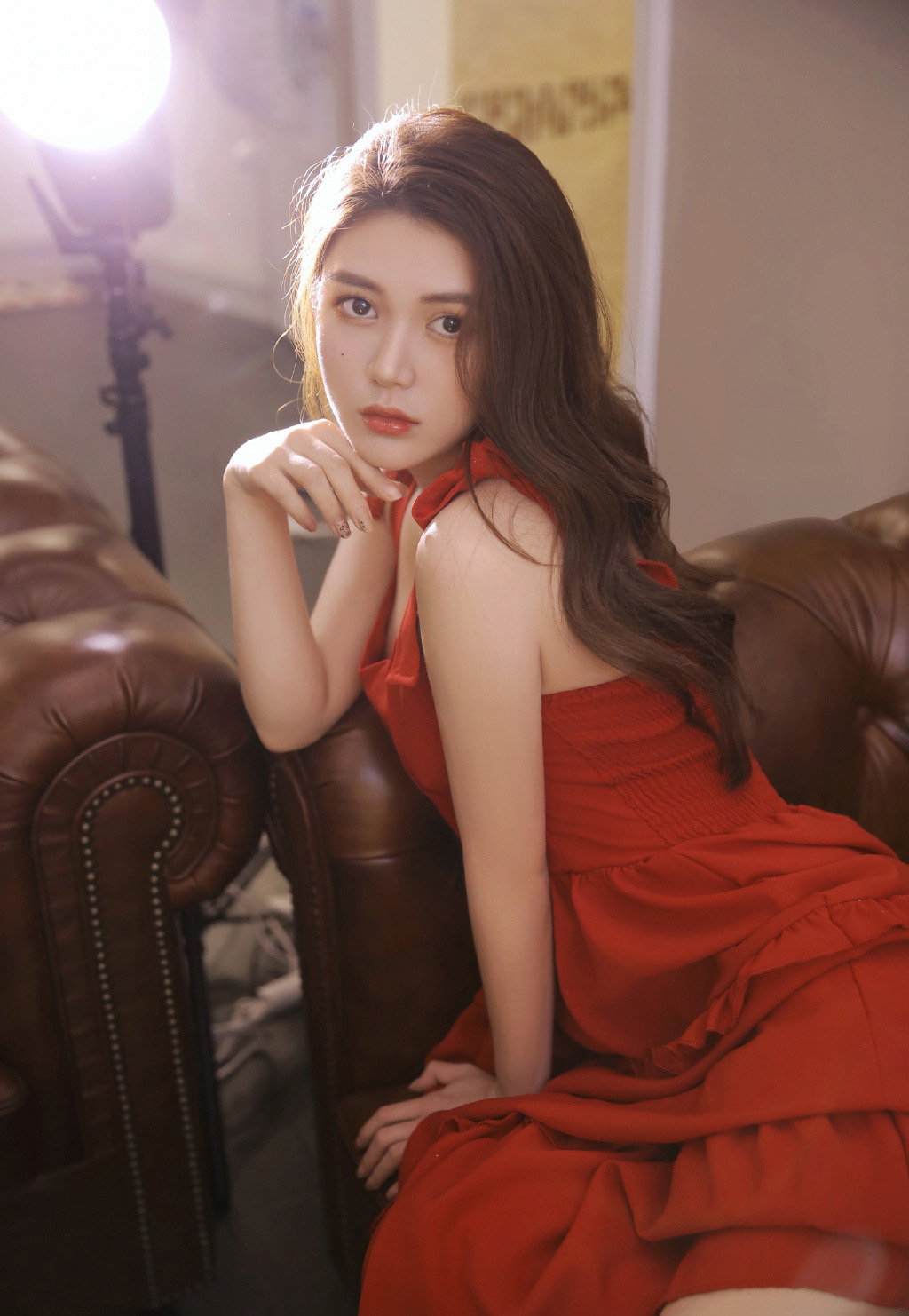 中国内地四川省达州市渠县人女歌手黄英优雅时尚写真图片图片