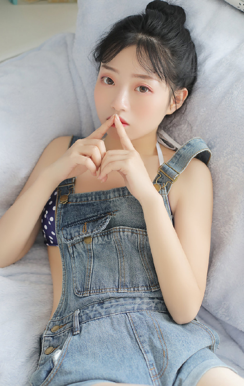 中国内地黑龙江女演员王佳宇生活照图片图片