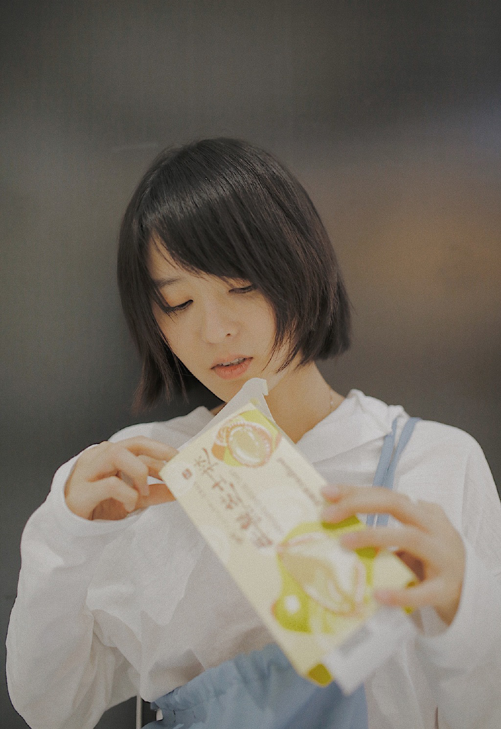 中国内地黑龙江女演员王佳宇休闲可爱生活照图片图片