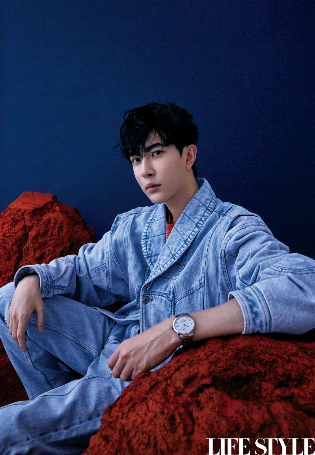 高清新疆乌鲁木齐男明星于朦胧复古造型杂志写真图片图片 高清新疆乌鲁木齐男明星于朦胧复古造型杂志写真图片图片