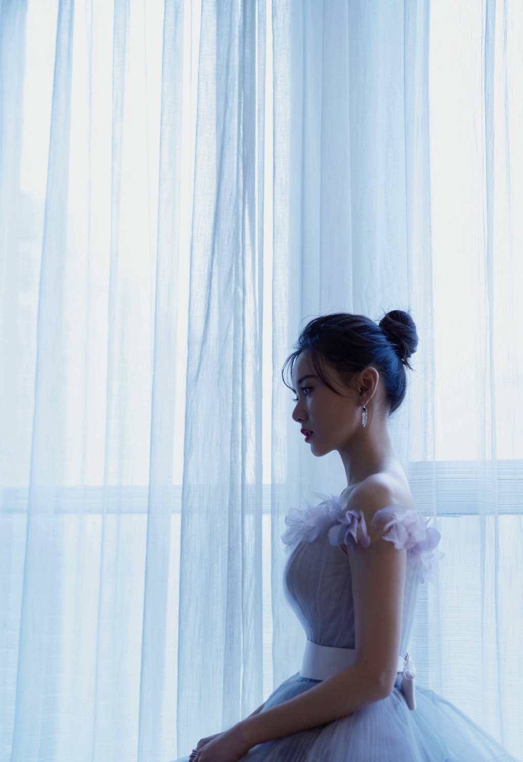 高清山东省青岛美女江铠同冷艳洋装小女人霸气时尚写真图片