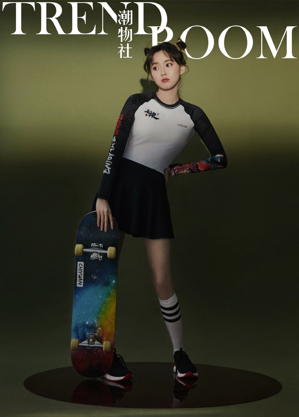高清山东省青岛美女江铠同冷艳洋装小女人霸气时尚写真图片