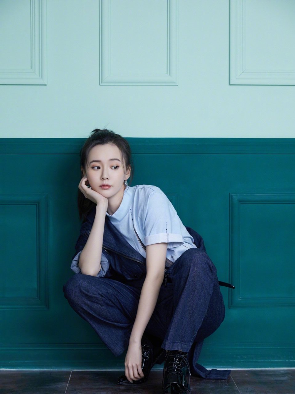 高清山东省青岛美女江铠同冷艳洋装小女人霸气时尚写真图片
