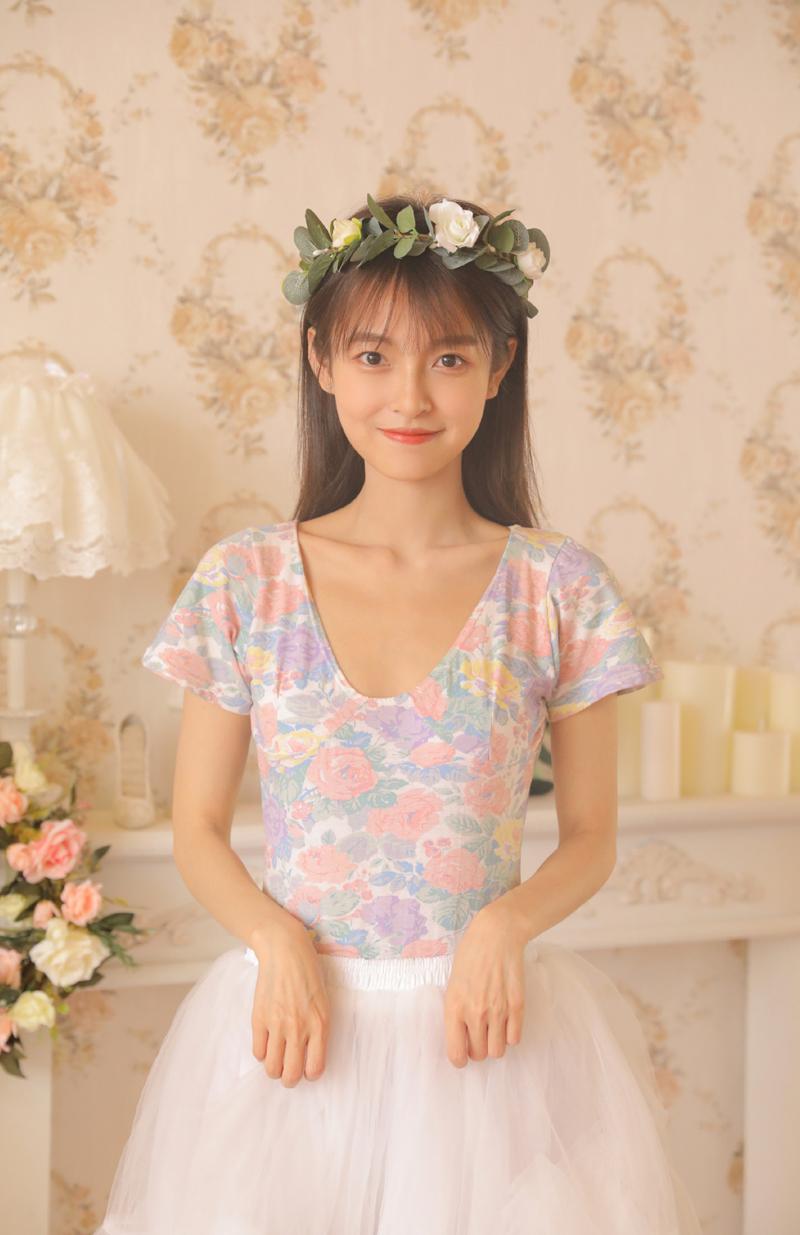 养眼美女性感美女车模桌面壁纸图片 养眼美女性感美女车模桌面壁纸图片