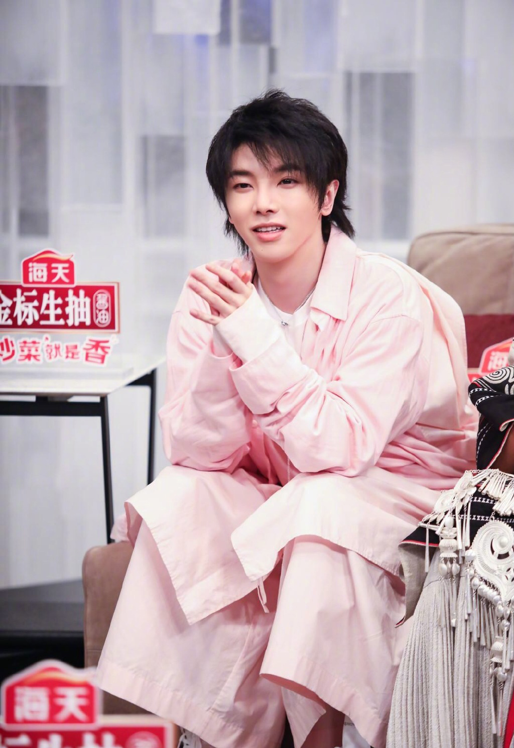 高清湖北十堰男星华晨宇微博之夜帅气写真图片图片