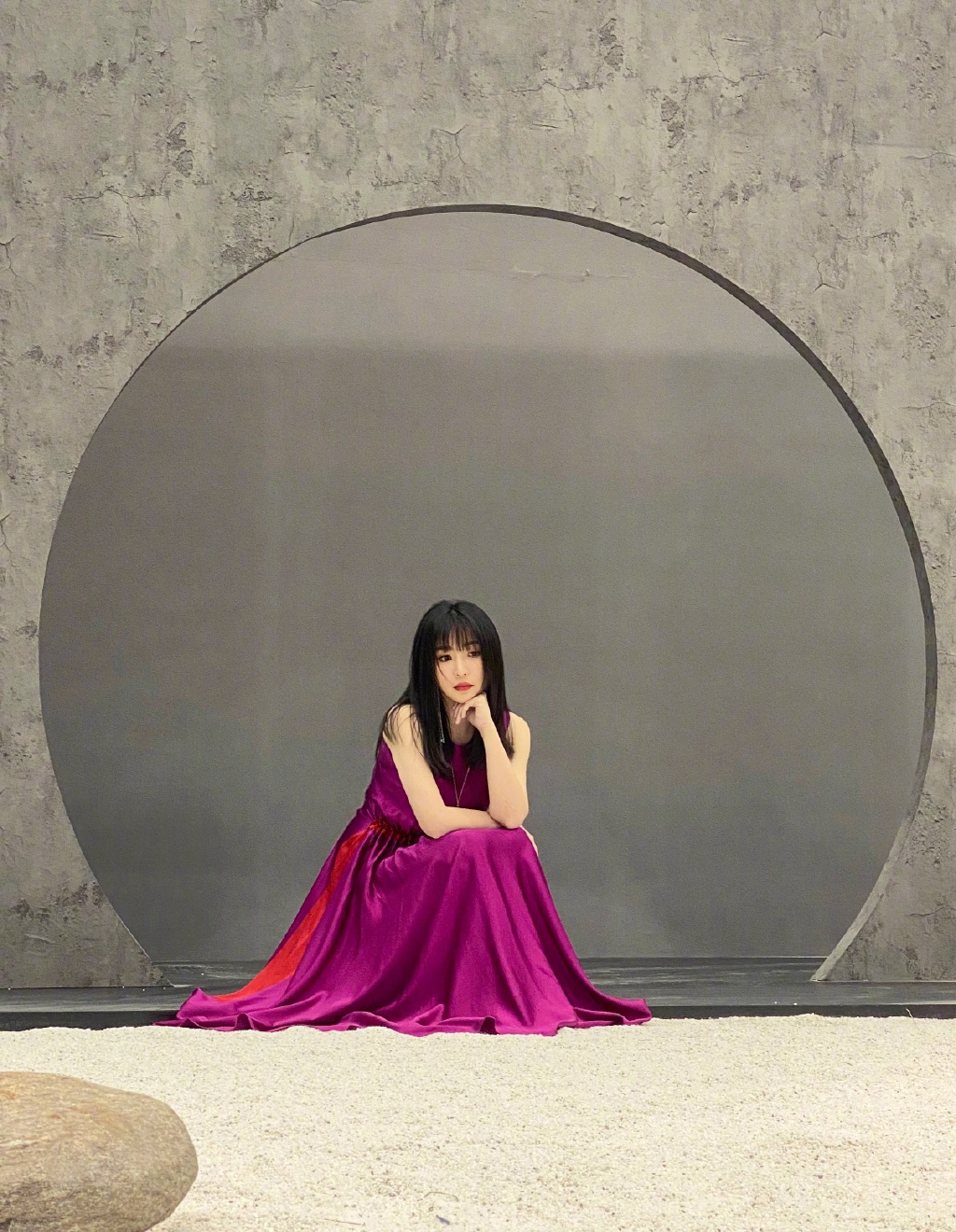 中国内地湖南衡阳女演员柳岩写真电脑桌面壁纸之网络美女图片