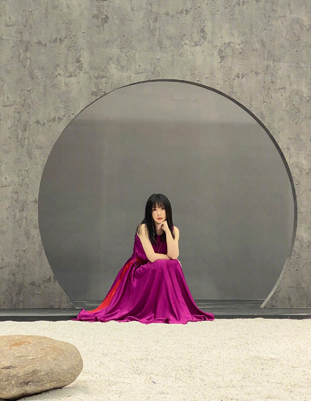 中国内地湖南衡阳女演员柳岩写真电脑桌面壁纸之网络美女图片