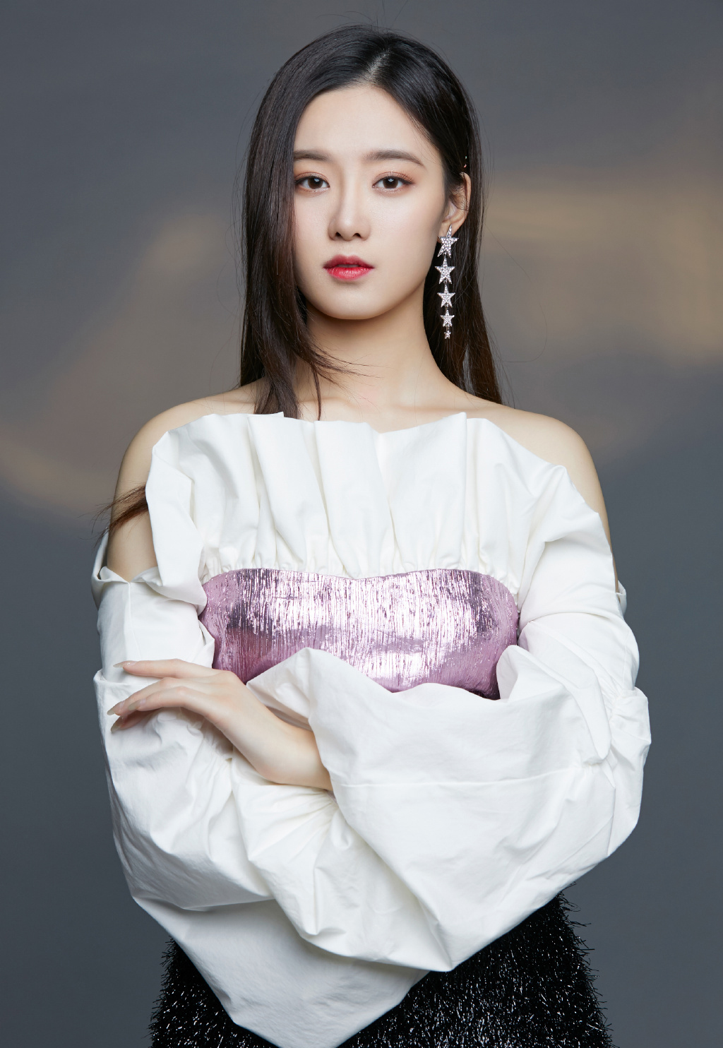 中国内地流行乐女歌手徐艺洋夏日清新风写真图片图片