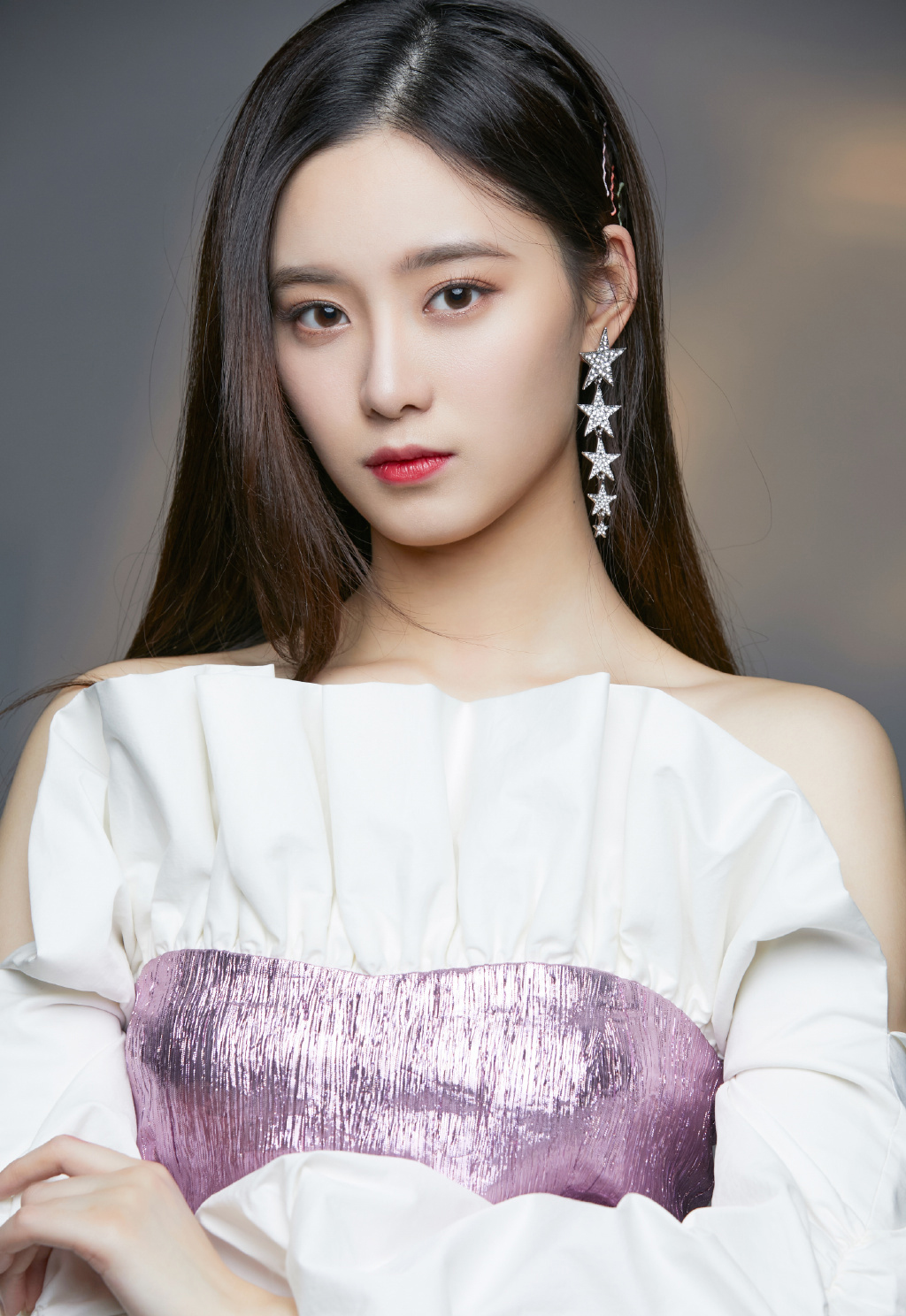 中国内地流行乐女歌手徐艺洋性感活动照图片图片