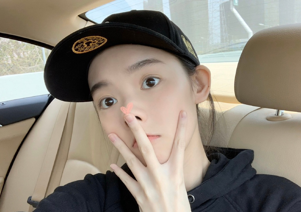 王玉雯最新时尚杂志写真大片图片