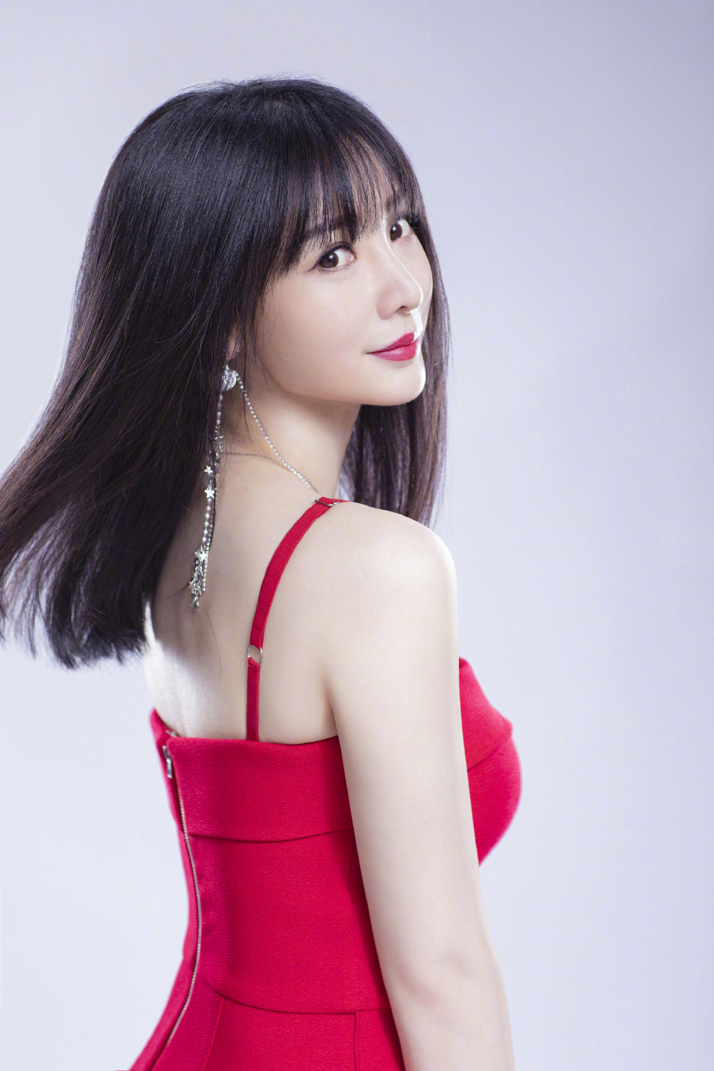 中国内地湖南衡阳女演员柳岩写真电脑桌面壁纸之网络美女图片