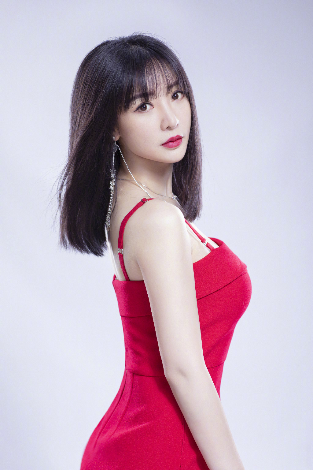 中国内地湖南衡阳女演员柳岩写真电脑桌面壁纸之网络美女图片