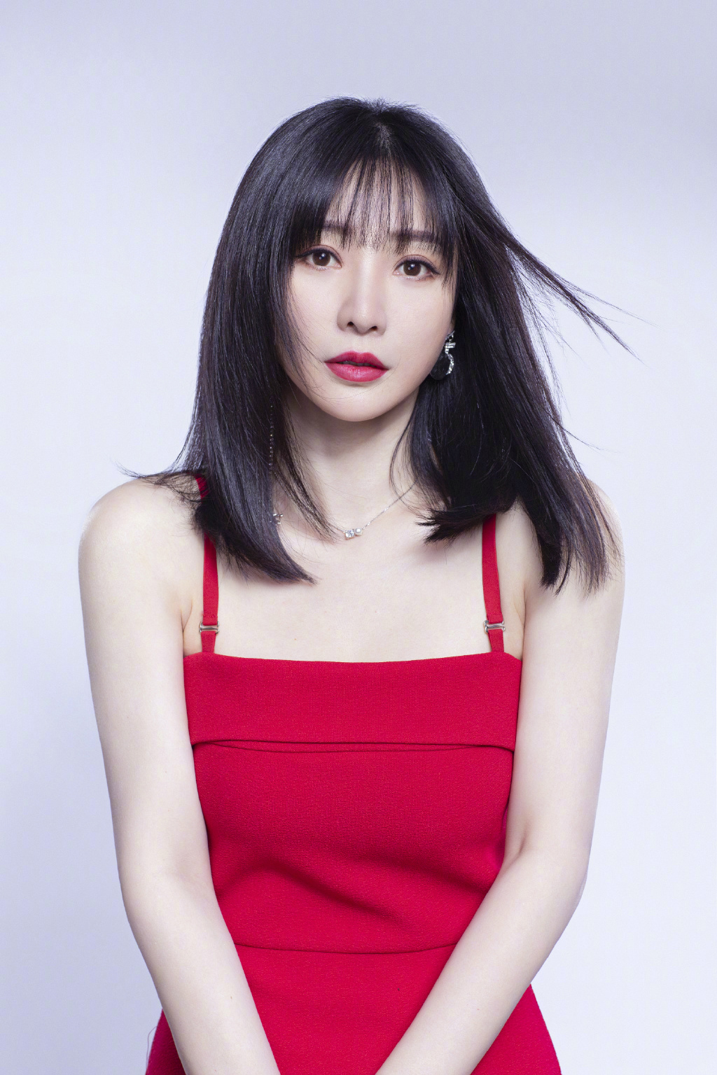 中国内地湖南衡阳女演员柳岩写真电脑桌面壁纸之网络美女图片