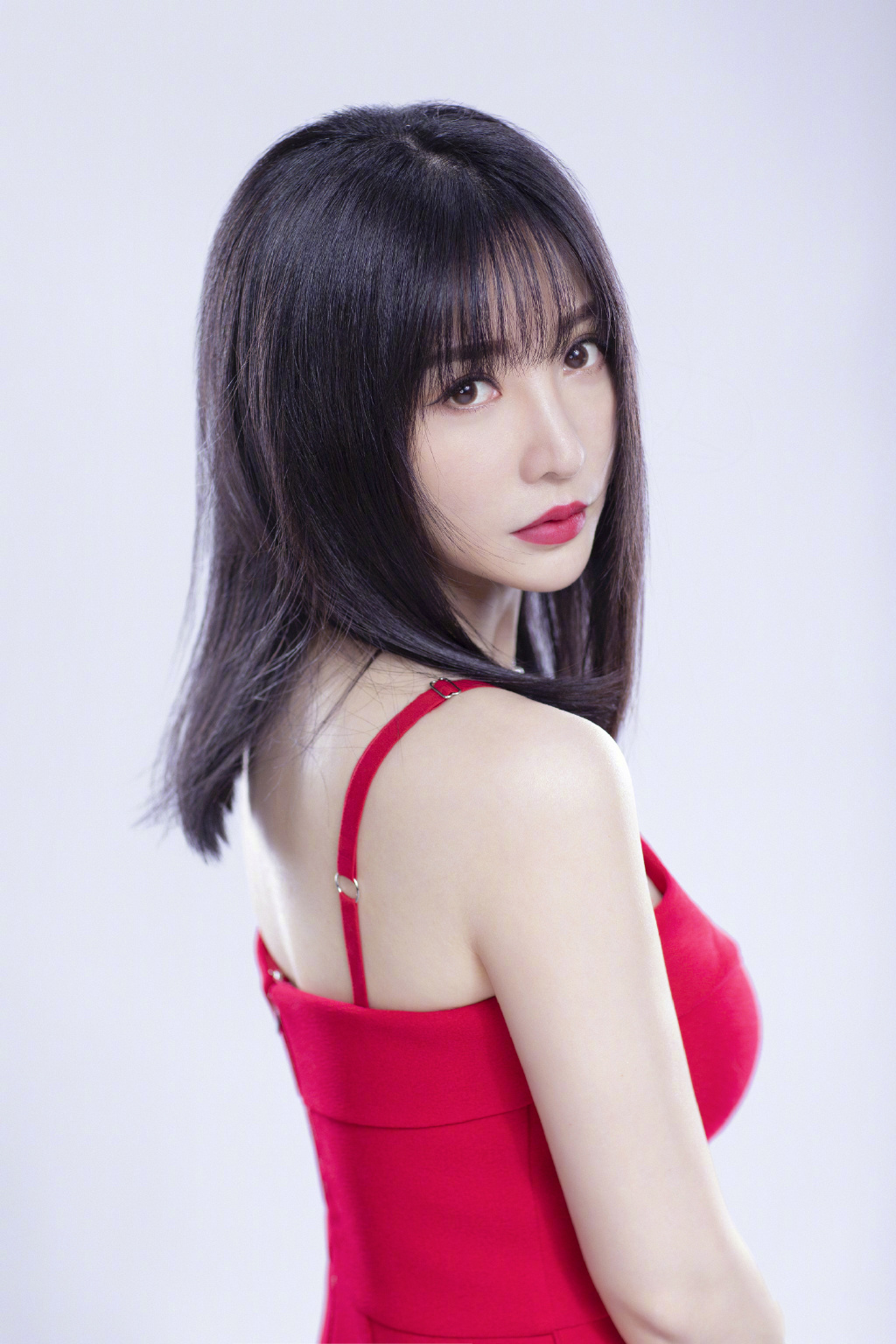 中国内地湖南衡阳女演员柳岩写真电脑桌面壁纸之网络美女图片