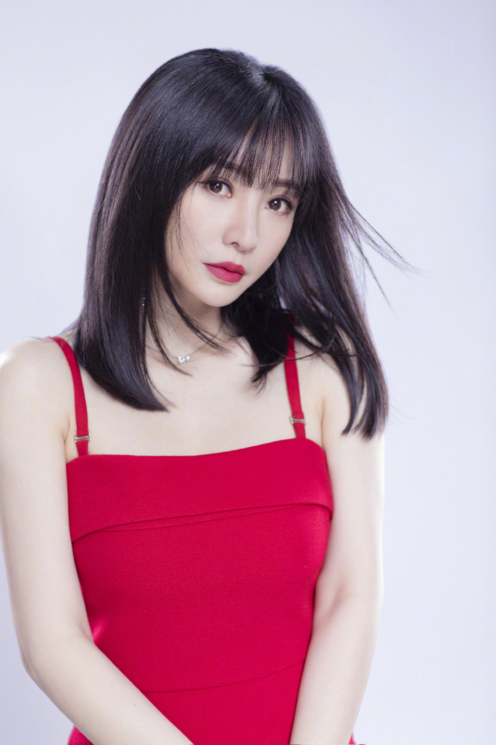 中国内地湖南衡阳女演员柳岩写真电脑桌面壁纸之网络美女图片