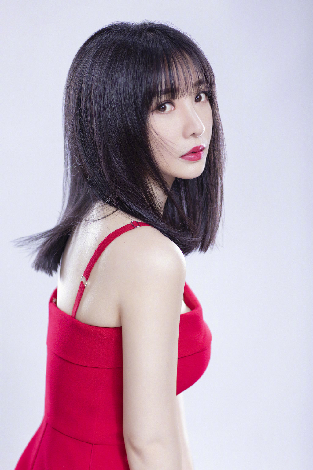 中国内地湖南衡阳女演员柳岩写真电脑桌面壁纸之网络美女图片