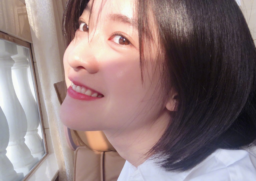 中国内地浙江省义乌女演员张雪迎时尚个性写真图片图片