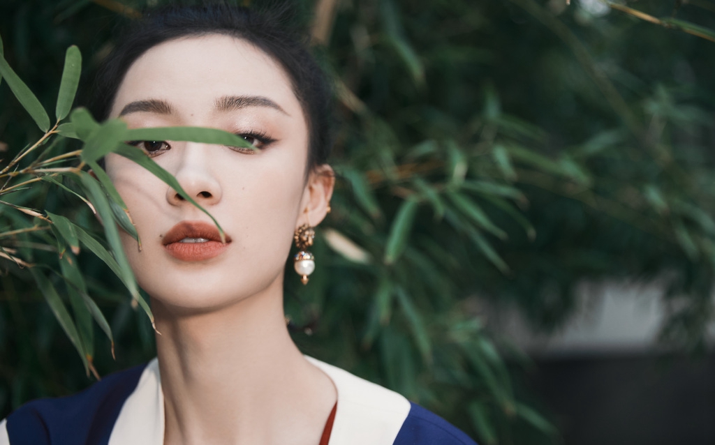 中国大陆北京女演员孙佳雨清爽甜酷写真图片图片