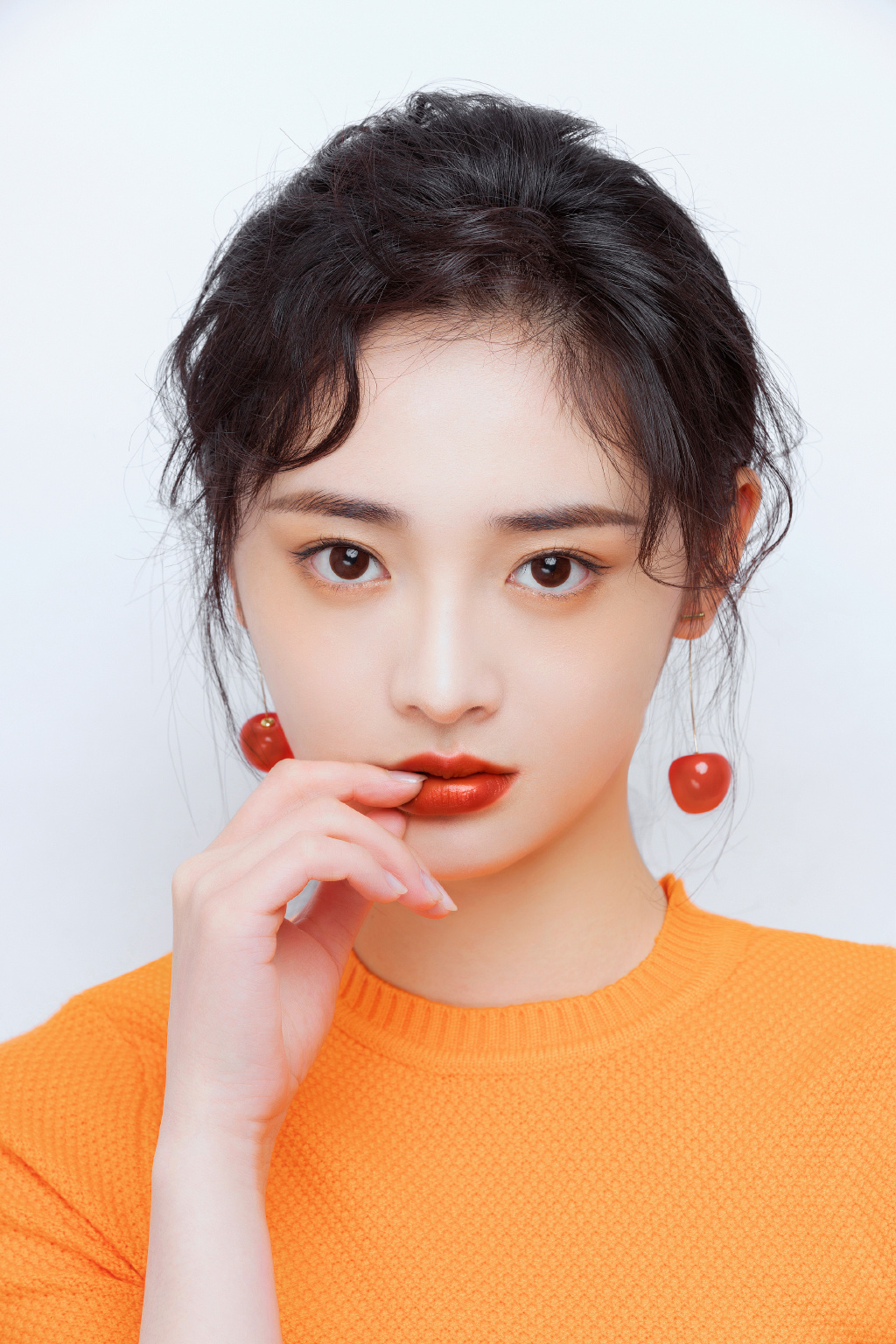 高清上海奉贤美女周洁琼白色裹胸裙性感写真图片图片