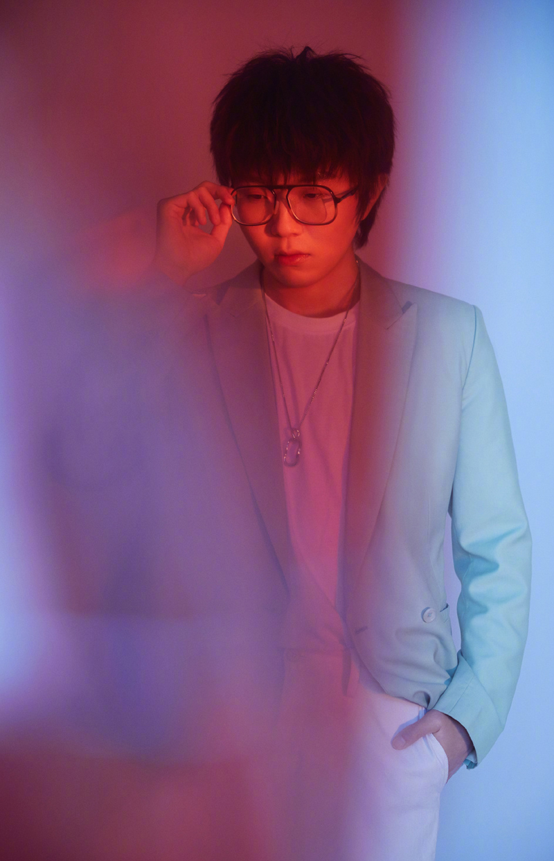 高清河南男星毛不易清爽帅气西装写真图片图片