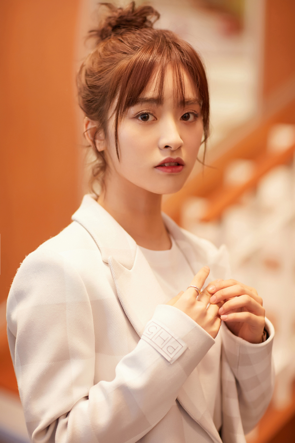 高清美女沈月甜美灵动写真图片手机壁纸图片