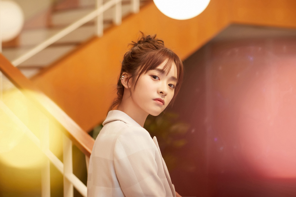 高清美女沈月甜美灵动写真图片手机壁纸图片