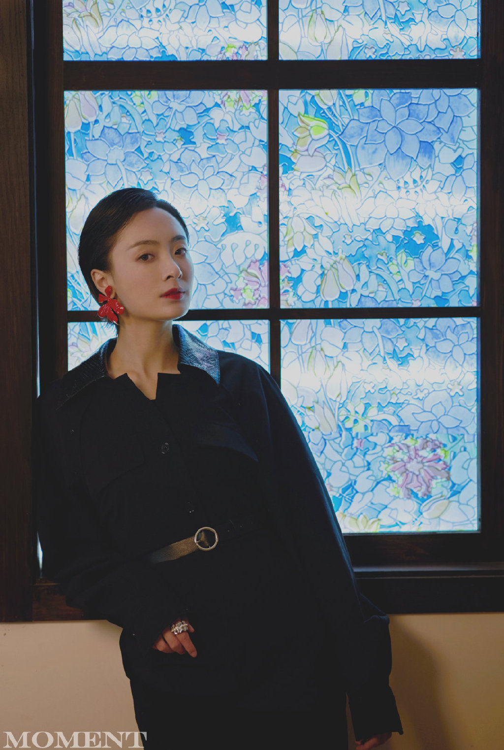 中国内地四川成都女演员孙铱文艺范甜美街拍写真图片图片