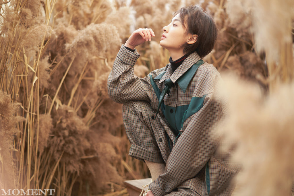 中国内地四川成都女演员孙铱文艺范甜美街拍写真图片图片