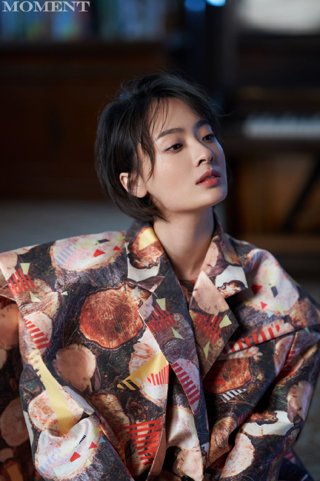 中国内地四川成都女演员孙铱文艺范甜美街拍写真图片图片
