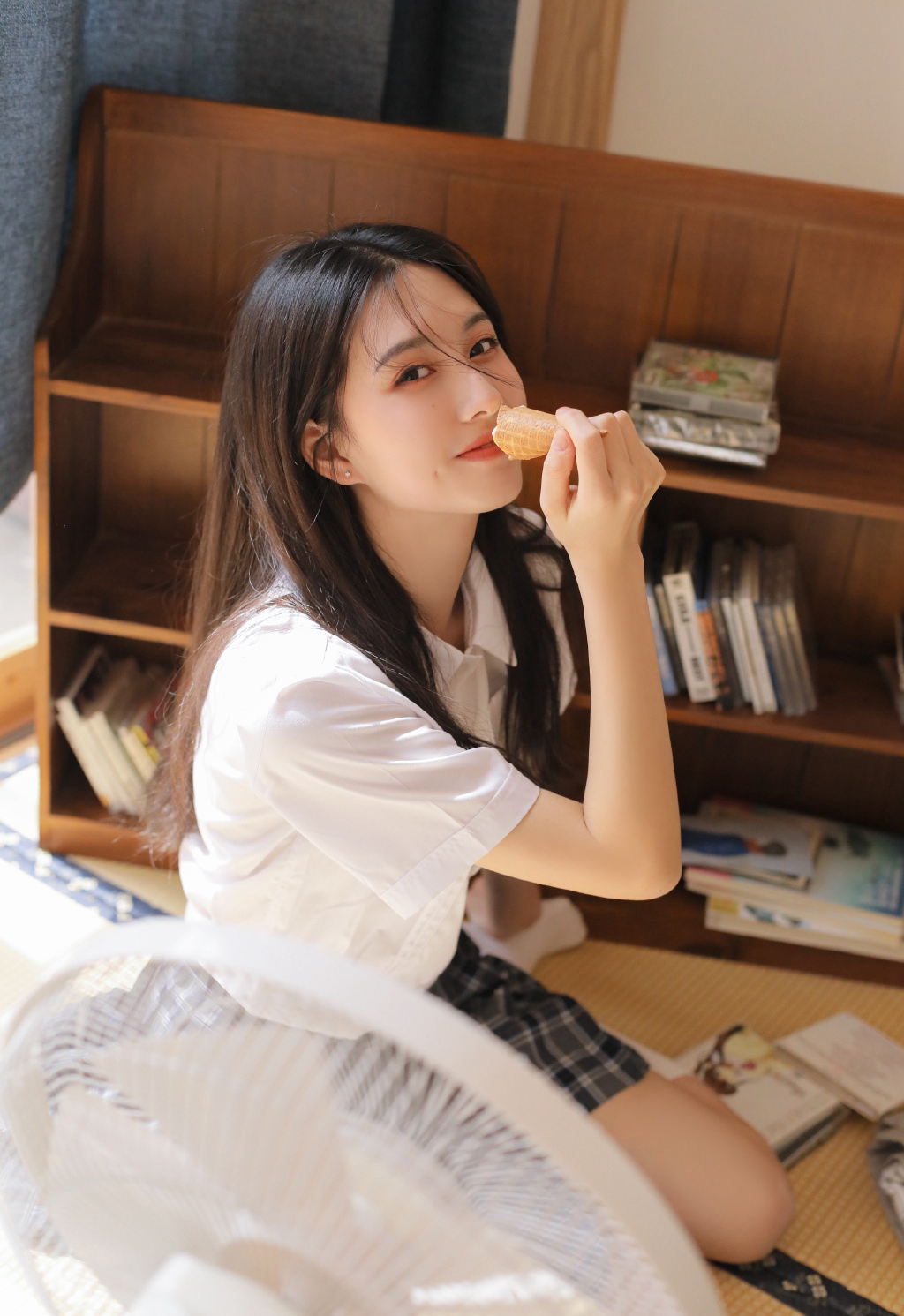 妖艳睡裙美女惹火身材诱人写真图片图片