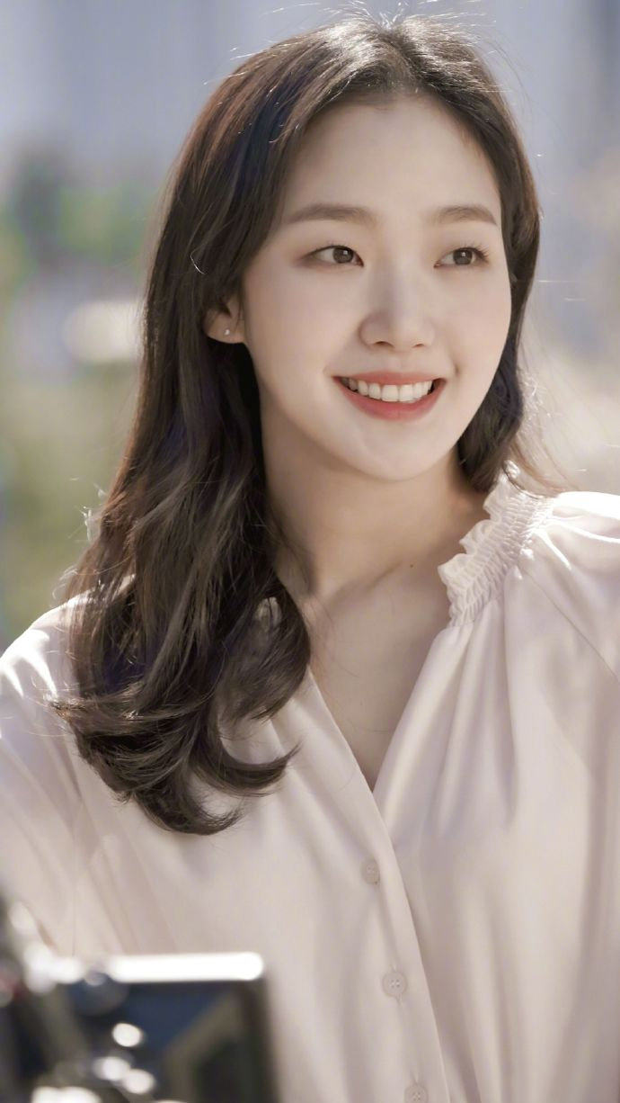 韩国女演员《TheKing永远的君主》金高银图片图片