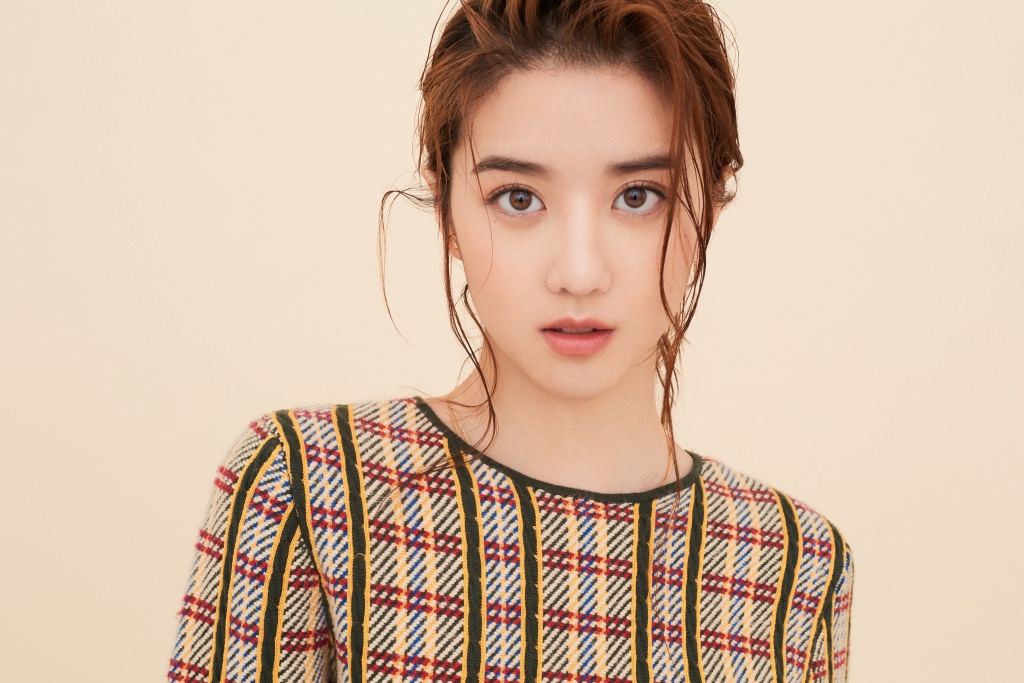 高清台湾美女李凯馨个性时髦写真桌面壁纸图片