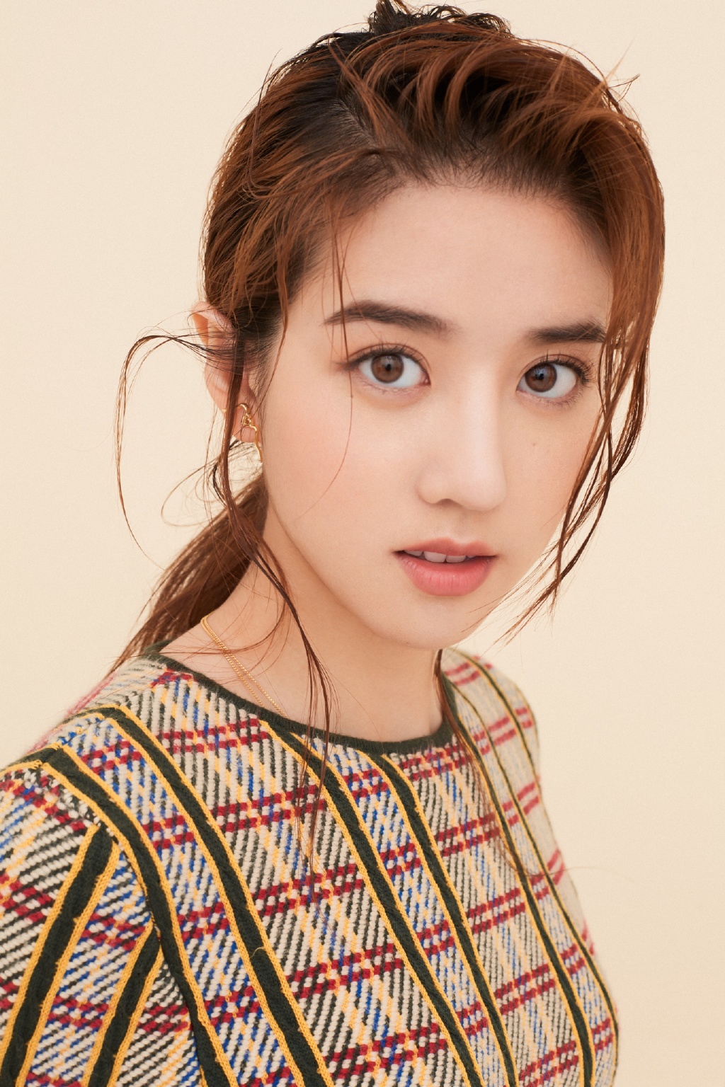 高清台湾美女李凯馨个性时髦写真桌面壁纸图片