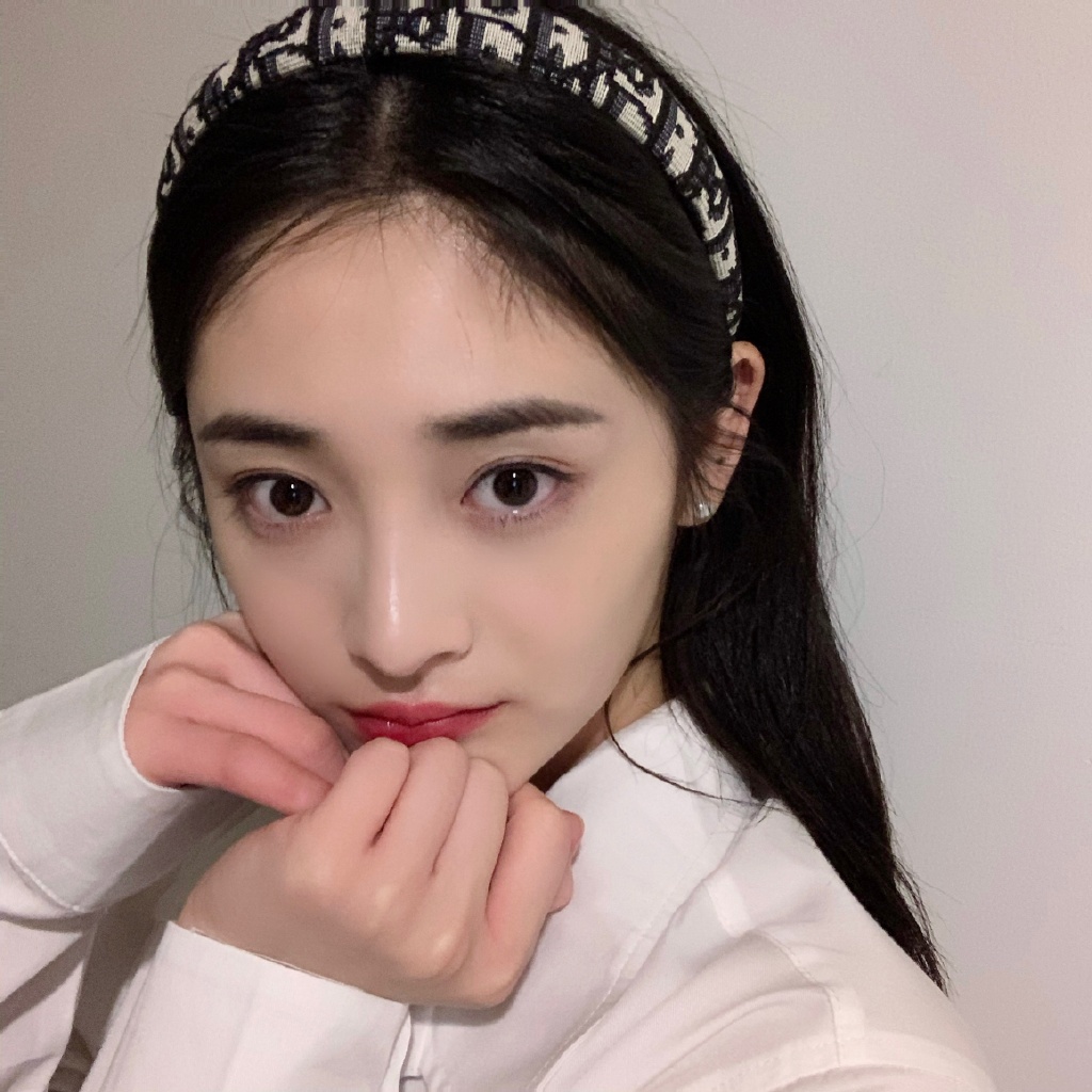 高清上海奉贤美女周洁琼可爱俏皮自拍图片图片