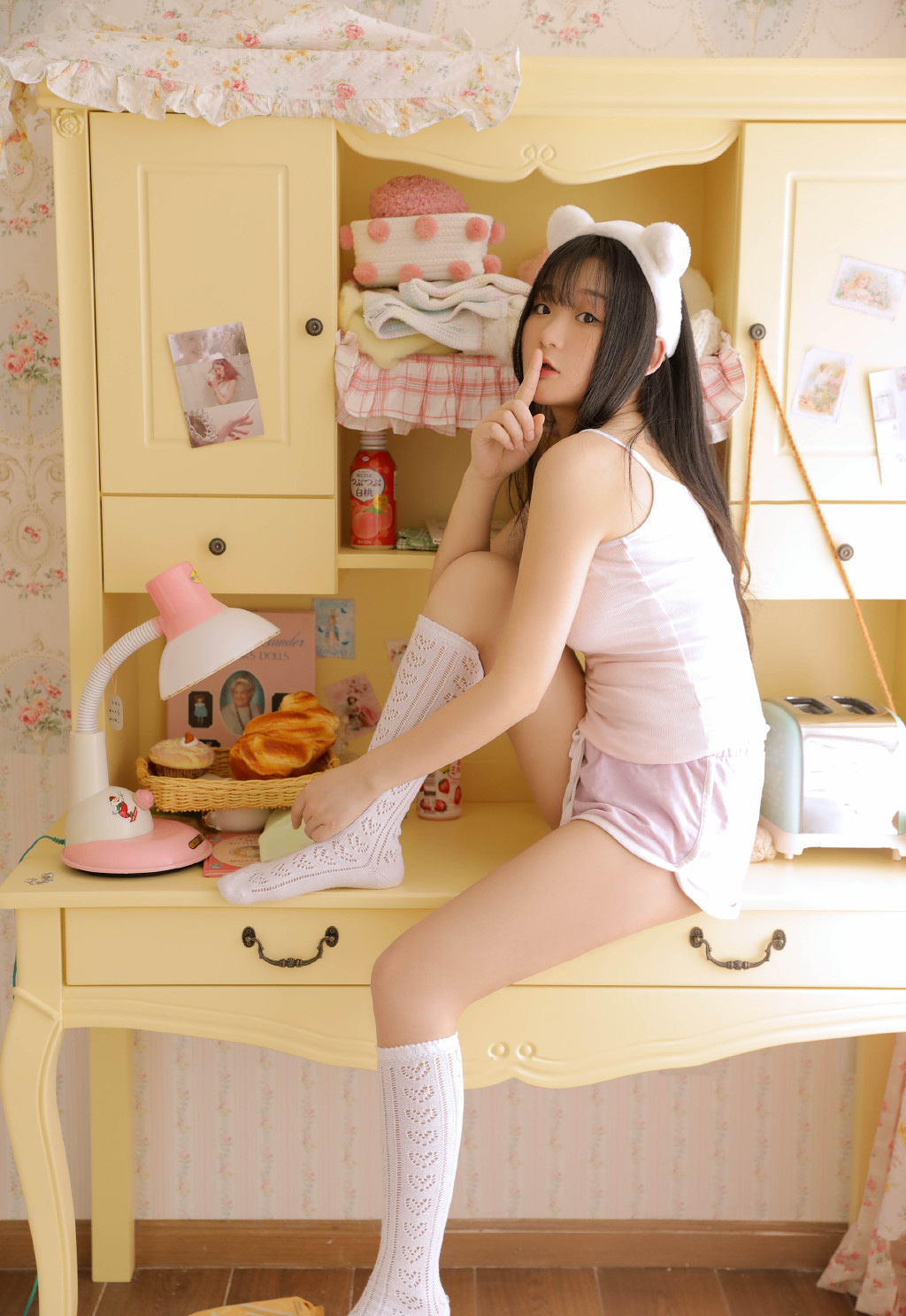 中国大陆山东济南女演员平面模特金晨清新随性写真图片图片