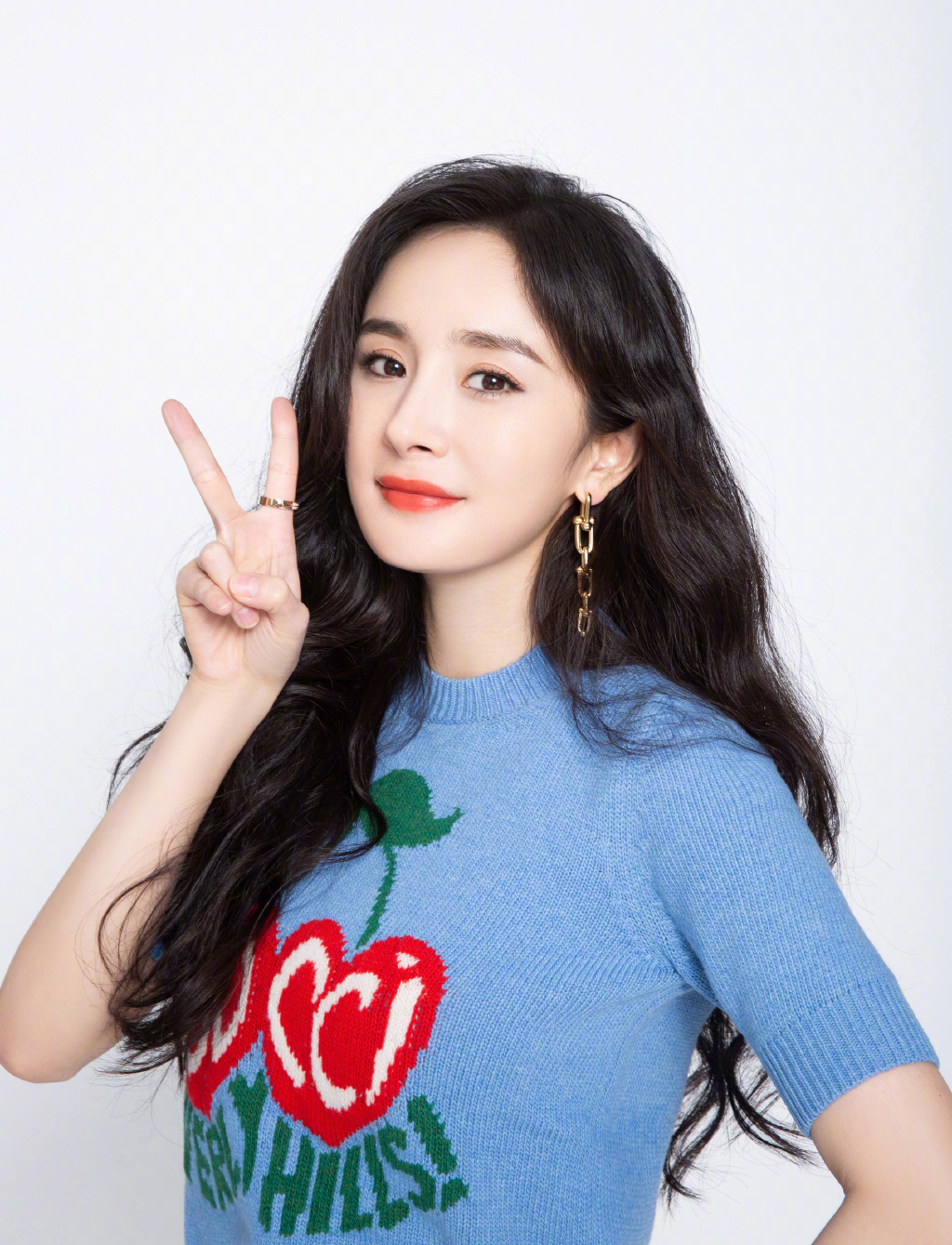 中国内地北京影视女演员杨幂抹胸裙性感高清桌面壁纸图片