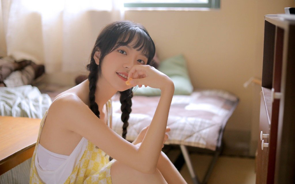 双马尾女生日系居家风格写真图片