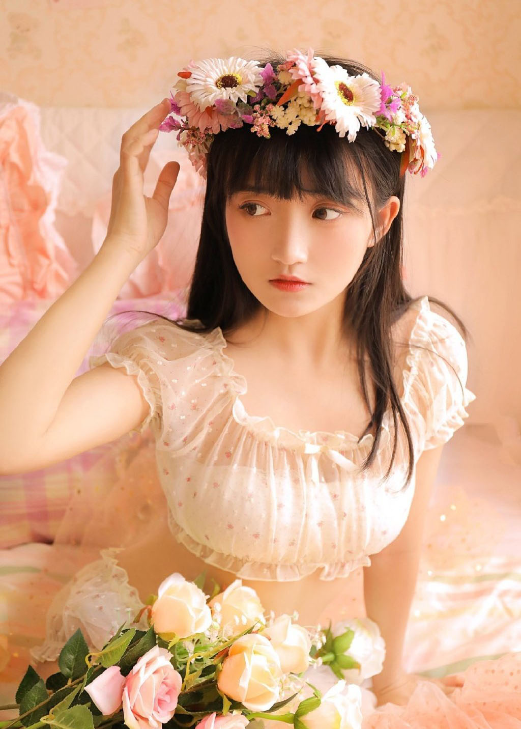 青春活力美少女性感养眼户外写真图片