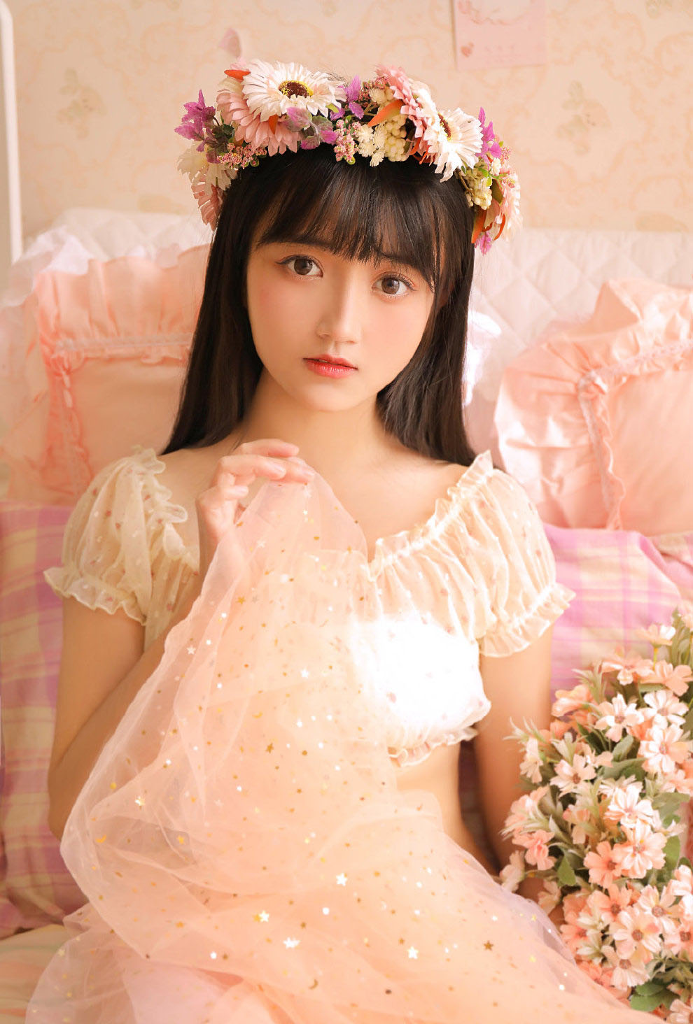 青春活力美少女性感养眼户外写真图片