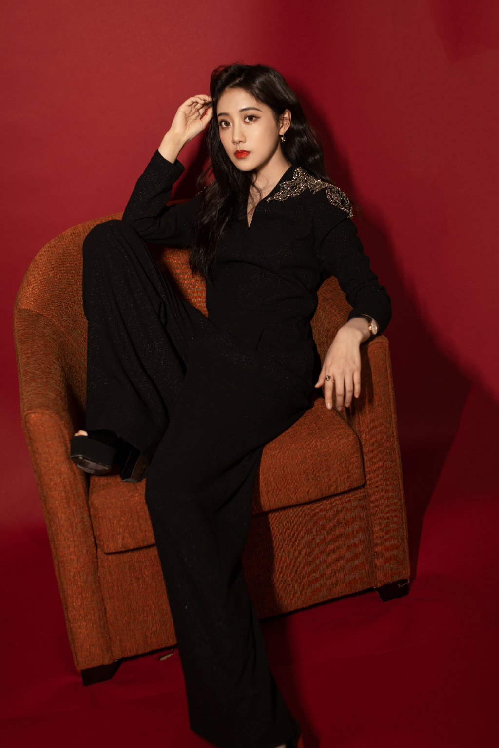 李艺彤图片