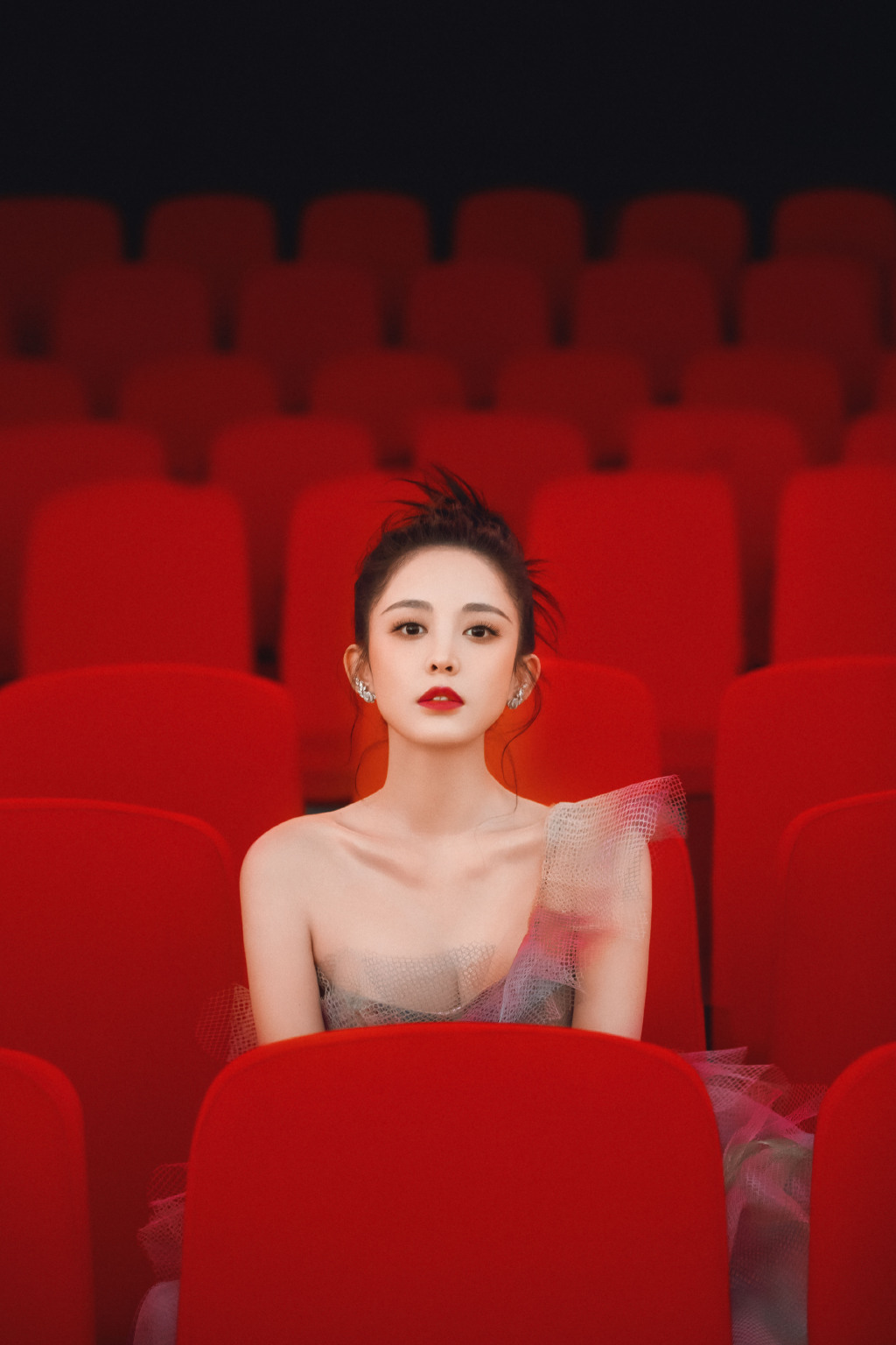 中国内地新疆乌鲁木齐市影视女演员古力娜扎微博之夜性感甜美写真图片图片