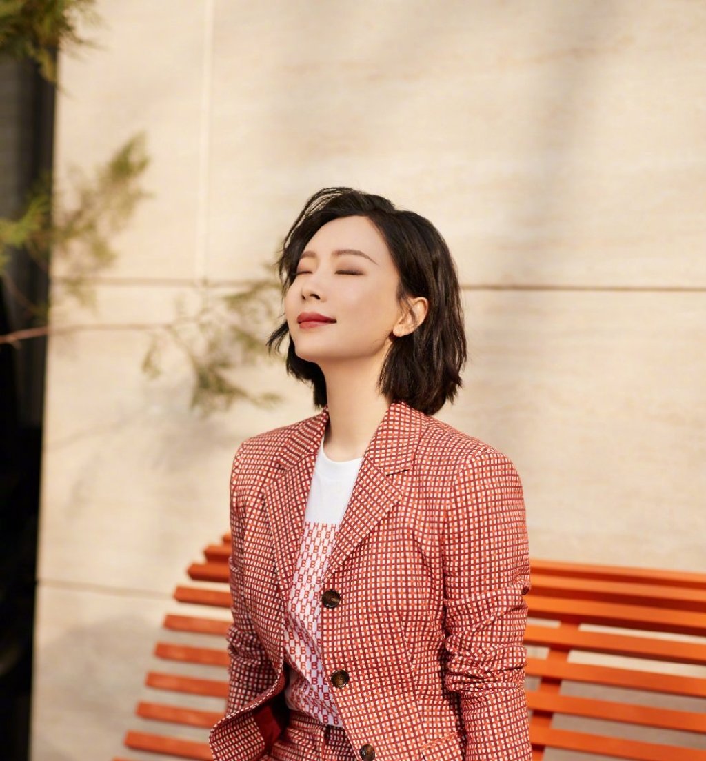 中国影视湖北黄石女演员性感红唇陈数彰显高贵冷艳图片