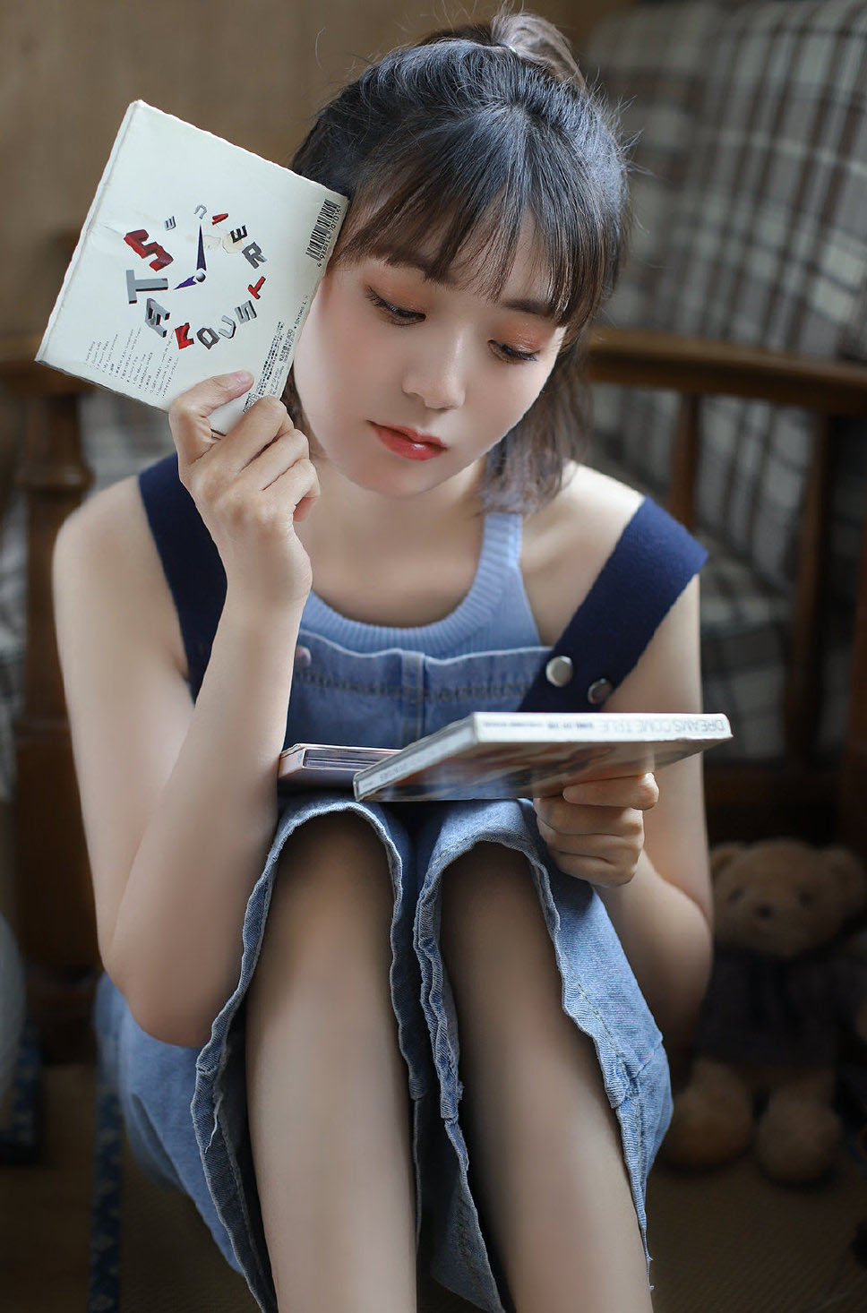 高清00后青春美少女热裤美女吊带锁骨性感私房写真图片