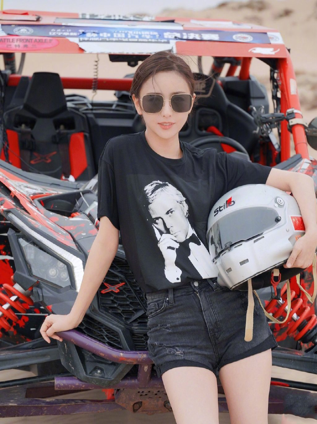 佟丽娅酷美跑车写真图片图片